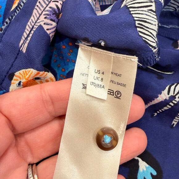 Anthropologie Carolyn Gavin Mariposa Silk Blouse in Blue Jungle Cat Print size 4 - Picture 7 of 10